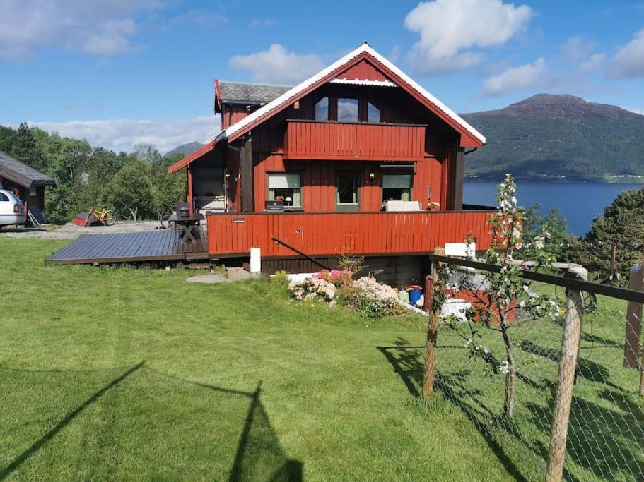 Rekdal Villa Vestnes Exterior photo